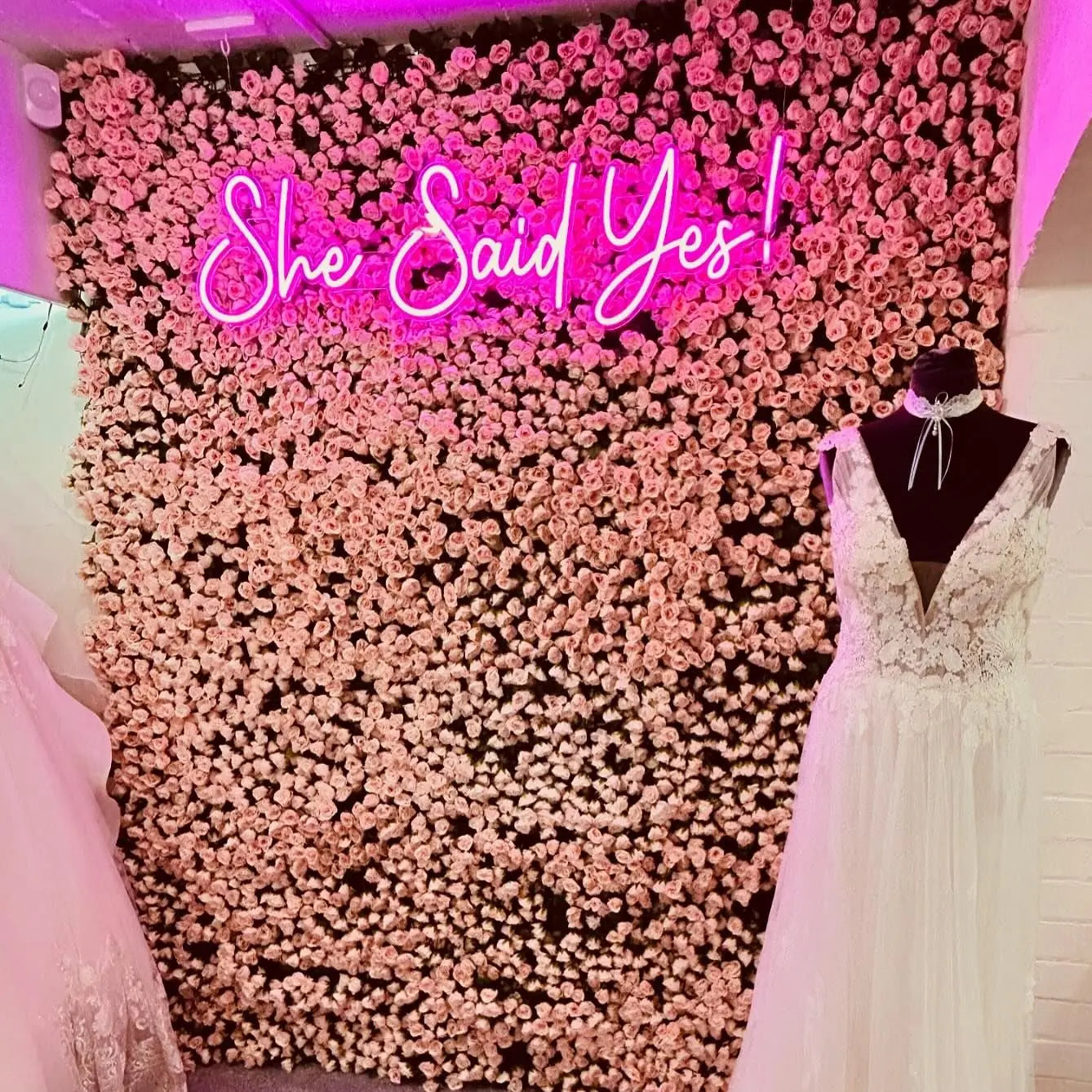 Custom Neon Signs for Homes, Weddings & Businesses