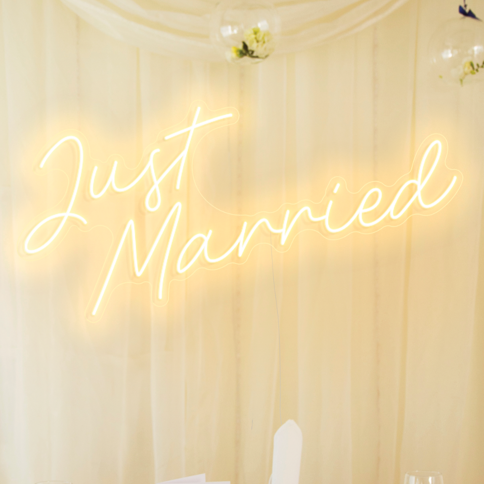 Just married neon sign in warm white